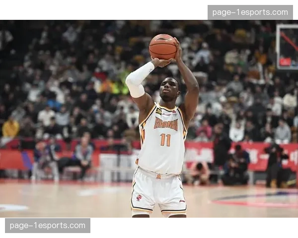 特写：原帅命中第8记三分，追平个人单场三分纪录